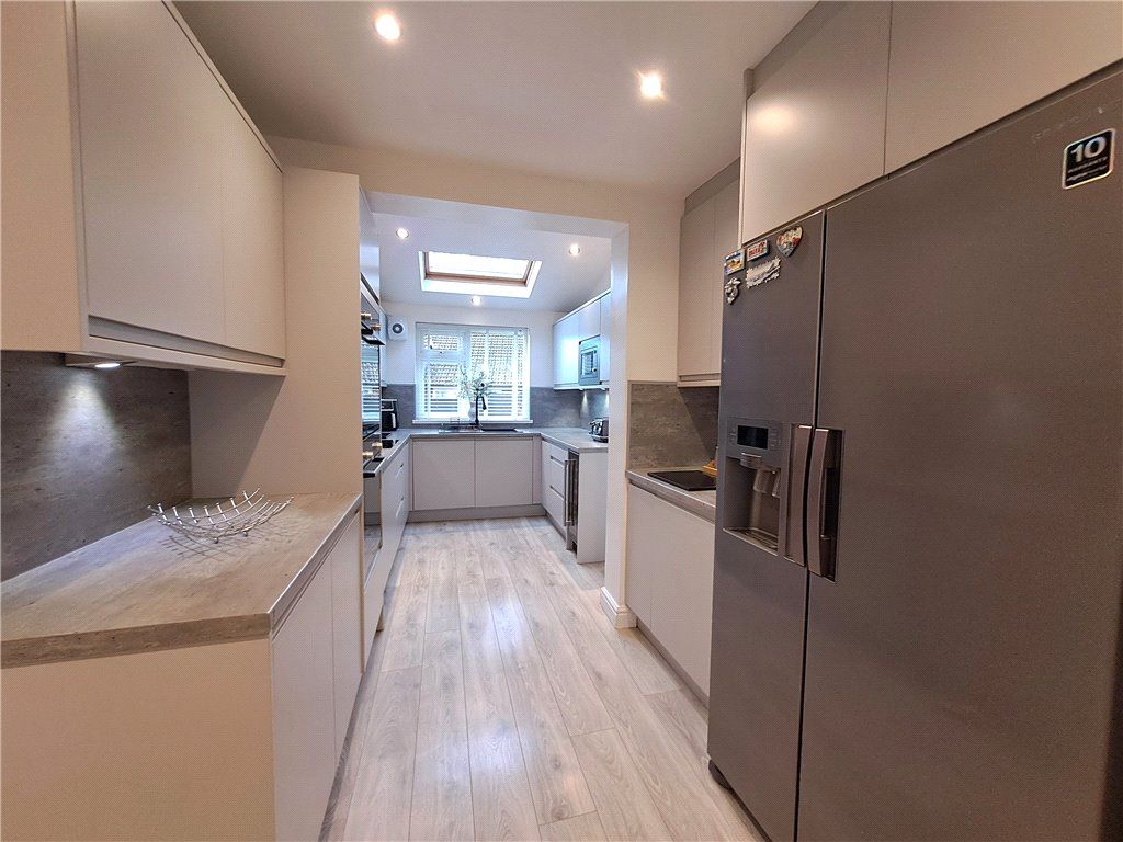 Property photo 2 of 19 Kitchen