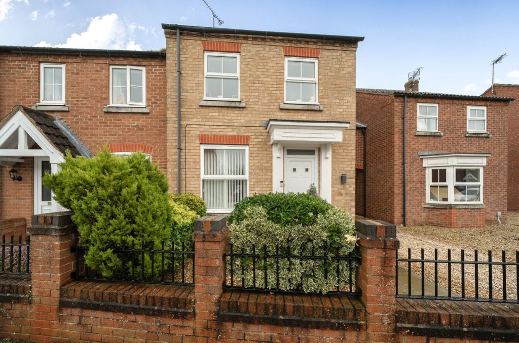 Property photo 1 of 27 1411395-1-69974F58E4838