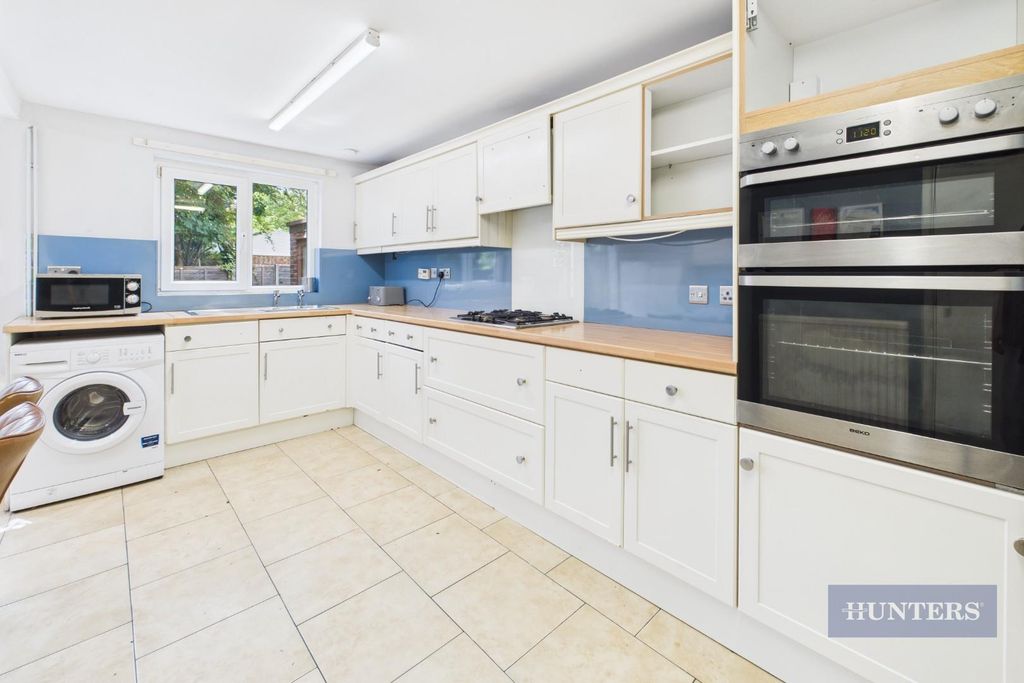 Property photo 2 of 15 Cam05152G0-Pr0128-Still022.Jpg