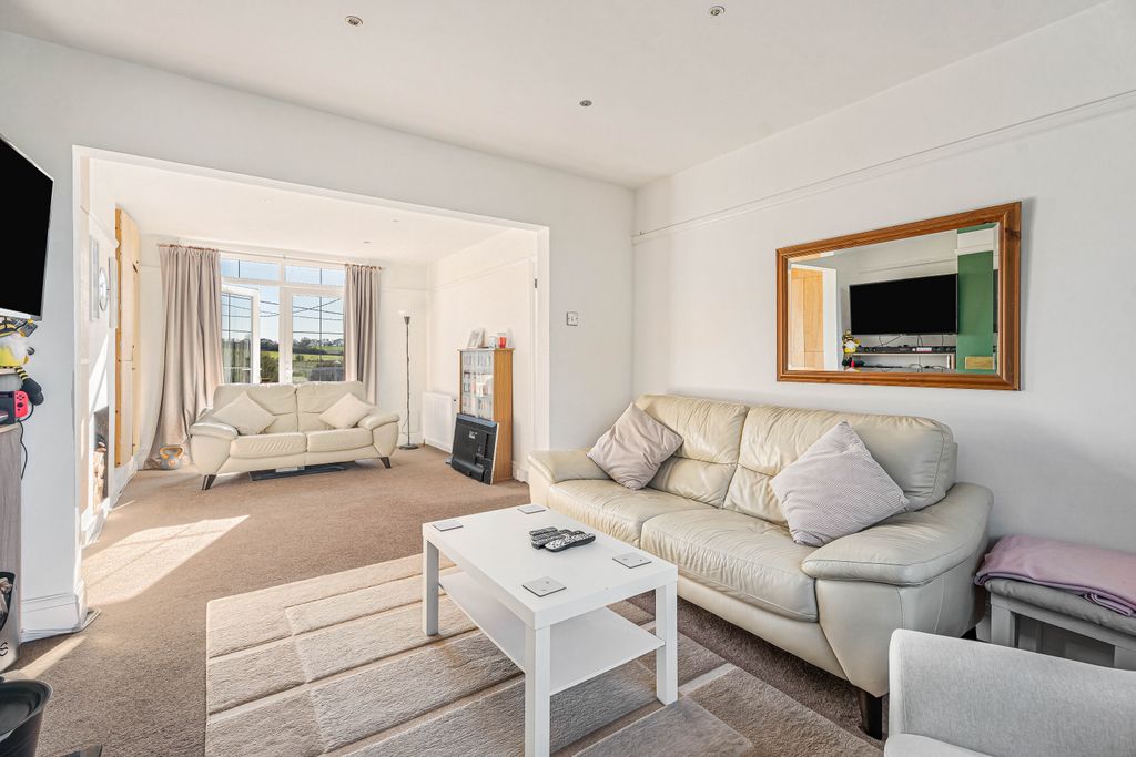 Property photo 2 of 26 2976856