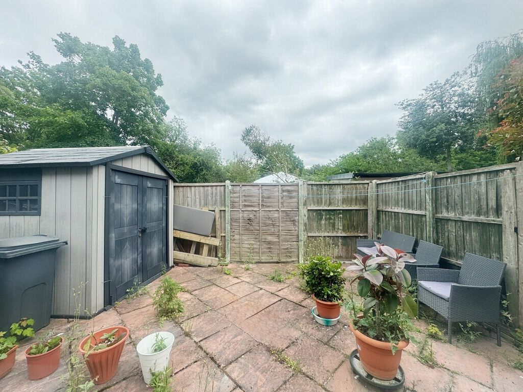 Property photo 1 of 8 Photo 7