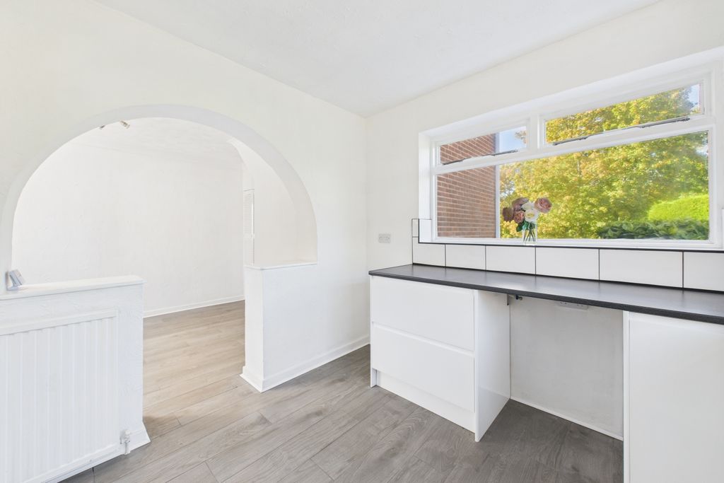 Property photo 3 of 20 Kitchen