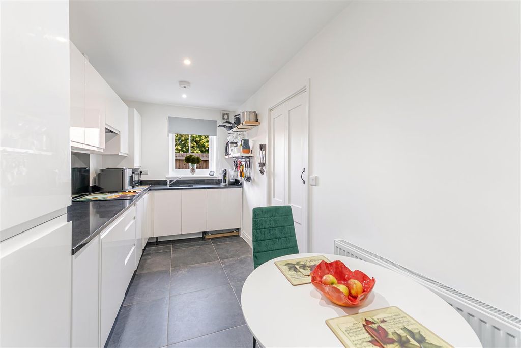 Property photo 3 of 19 Kitchen/Diner