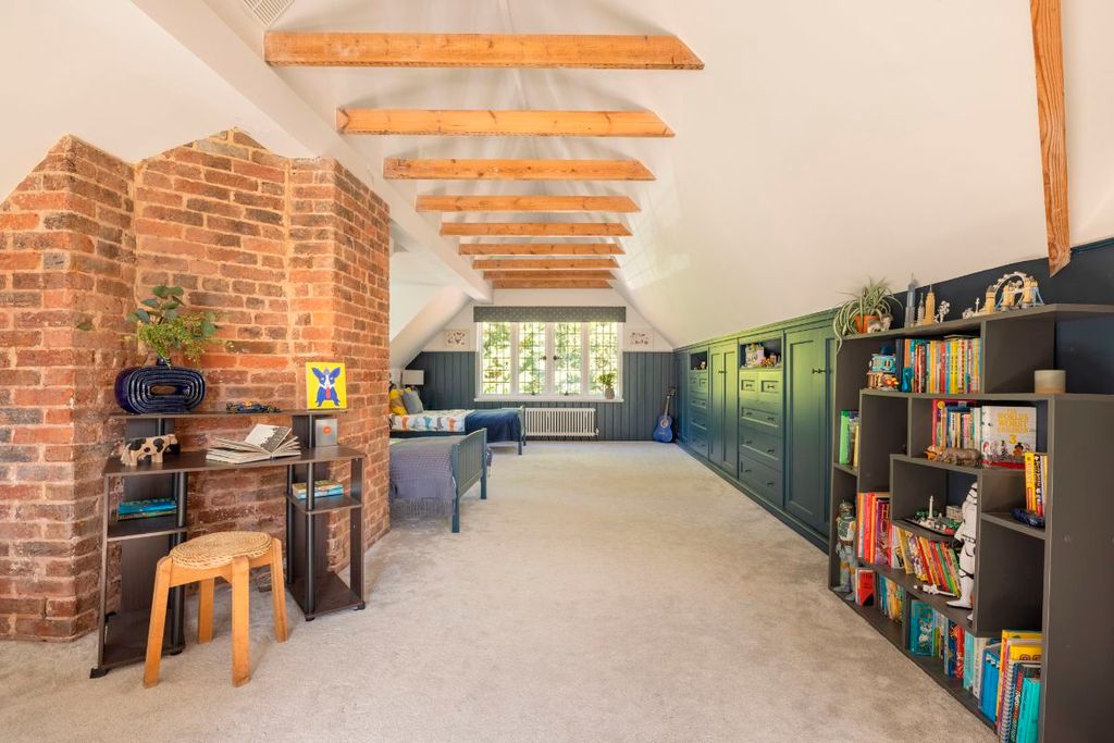 Property photo 1 of 34