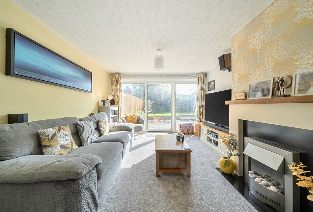 Property photo 2 of 15 1442109-17-69Dcba...