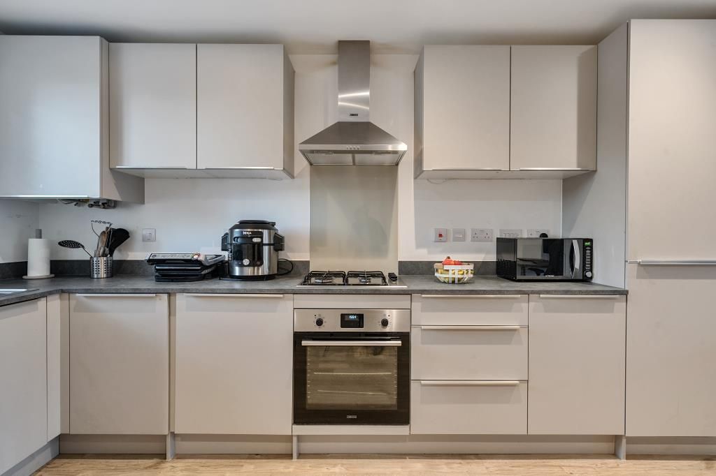 Property photo 3 of 20 Kitchen