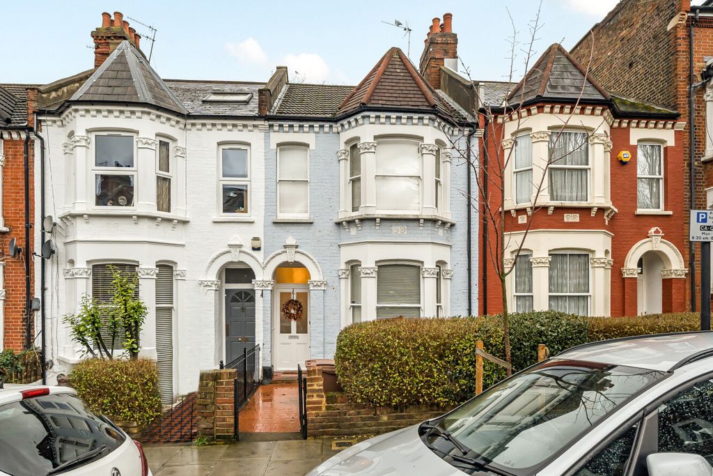 Property photo 1 of 11 1409581-1-698628A...