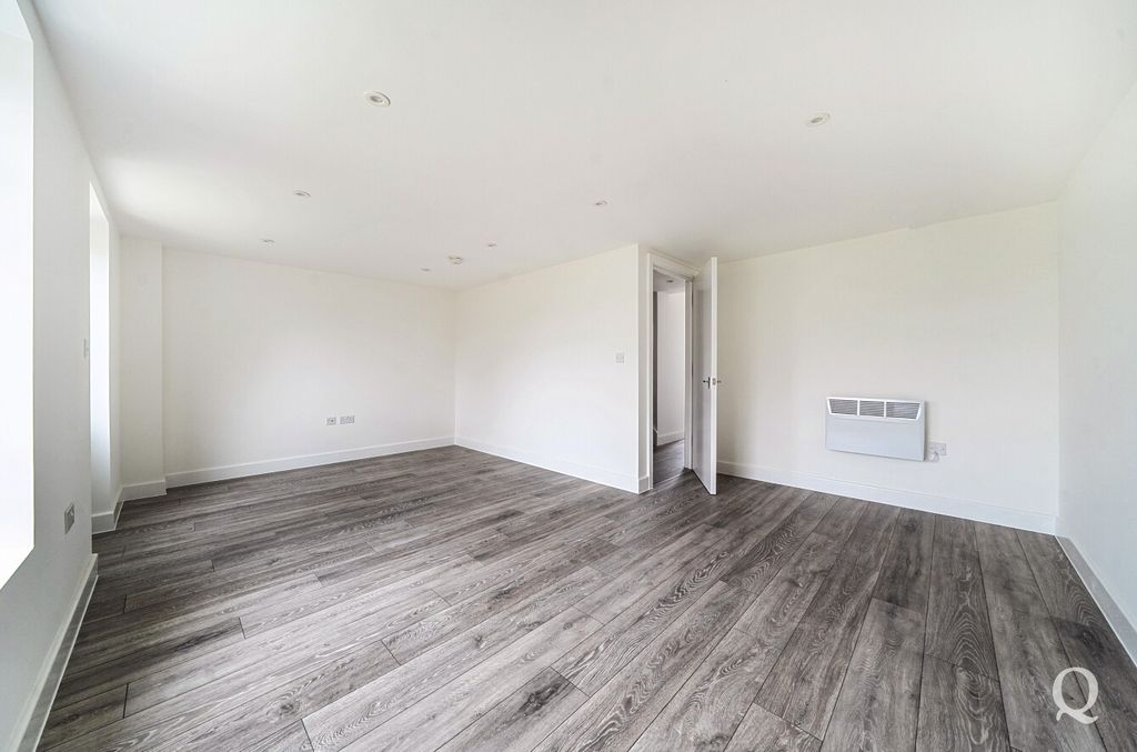Property photo 3 of 25 23F591Eb-d02A-428...