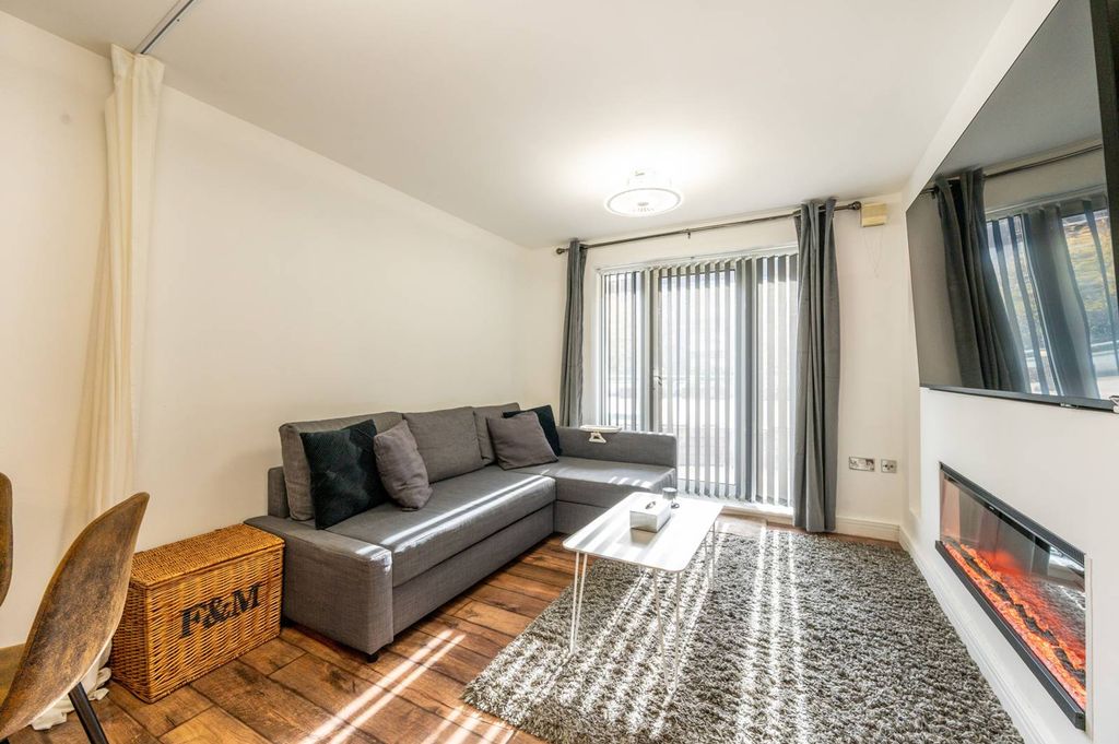 Property photo 2 of 10