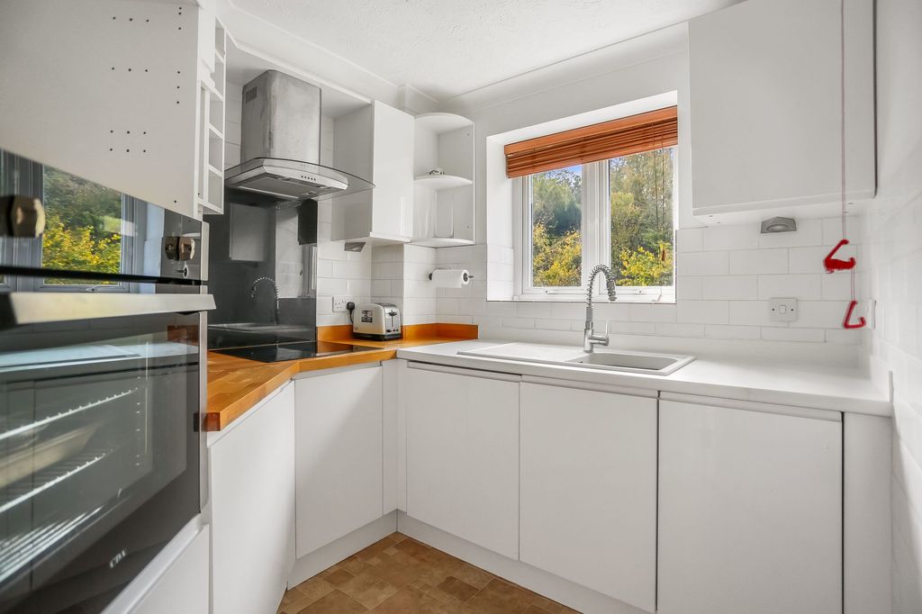 Property photo 3 of 20