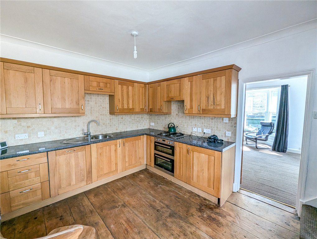 Property photo 2 of 14 Kitchen