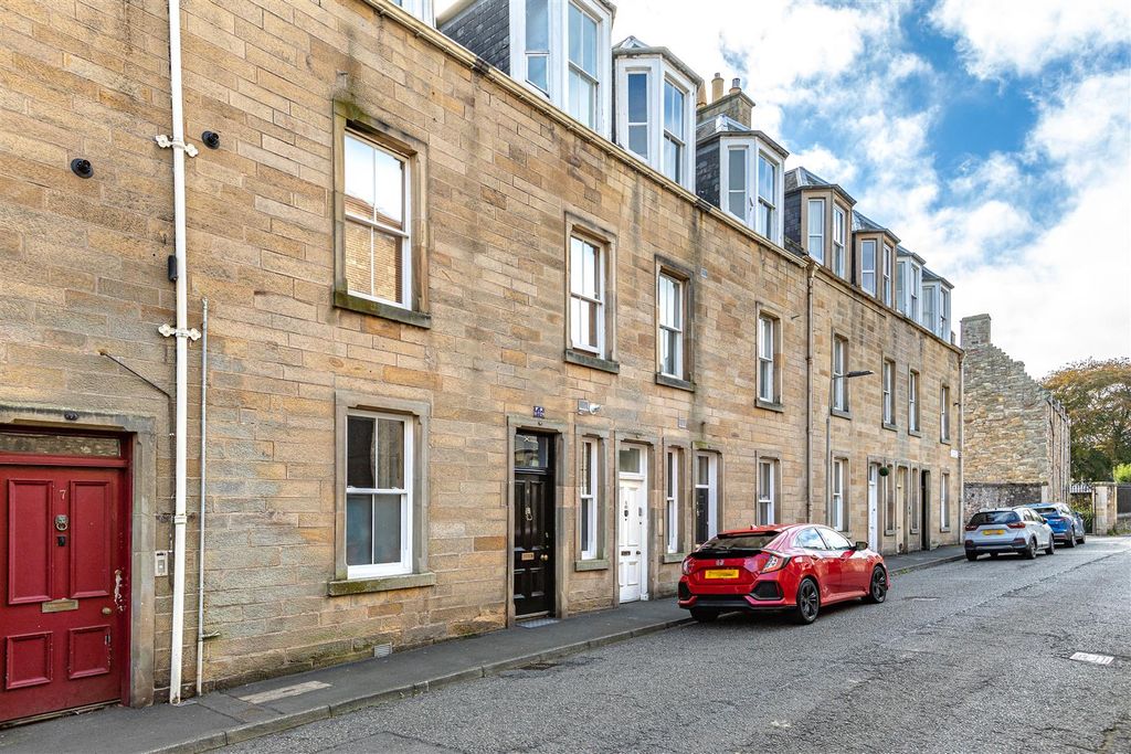Property photo 1 of 13 5c Queen Marys Buildings Jedburgh 01.Jpg