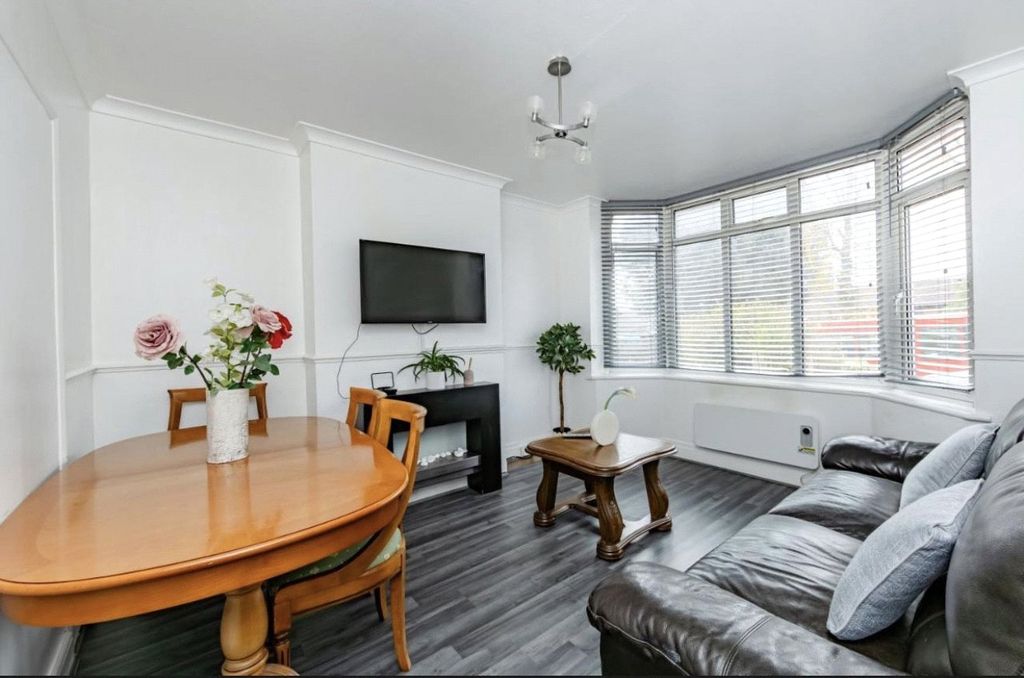 Property photo 2 of 11 Reception Room