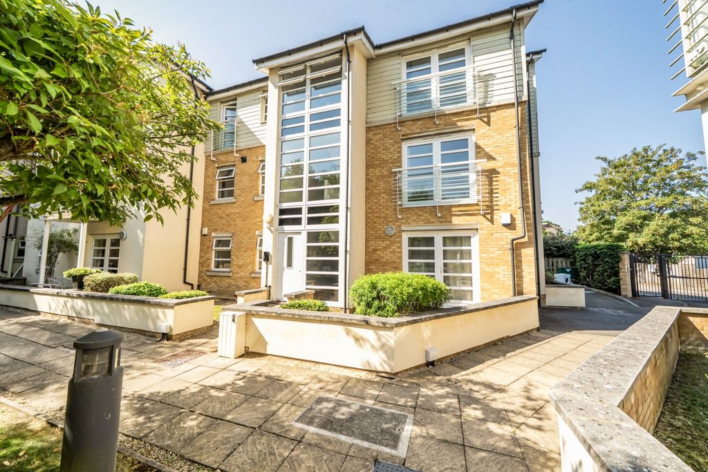 Property photo 1 of 16 1492309-17-6A4F65...