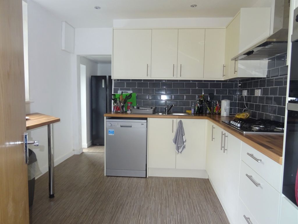 Property photo 3 of 3