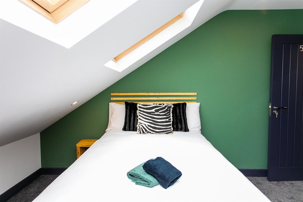 Property photo 2 of 12 35 Dean Street-5.Jpg