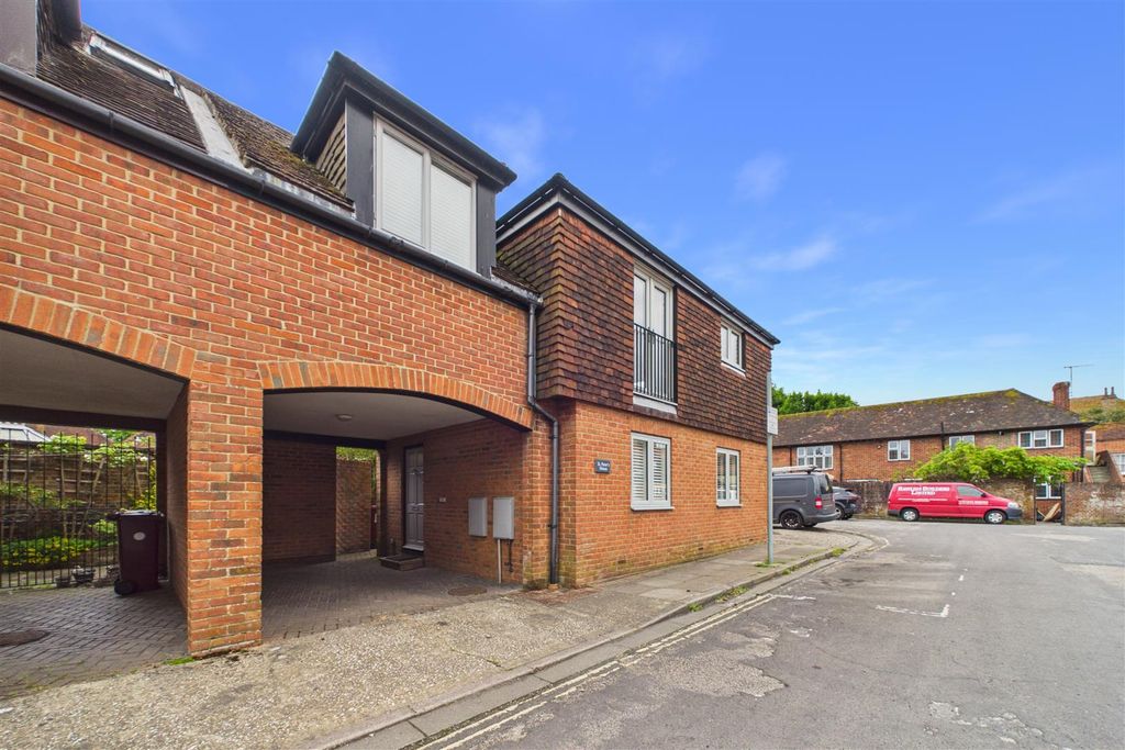 Property photo 1 of 17 Cam01894G0-Pr0291-Still007.Jpg
