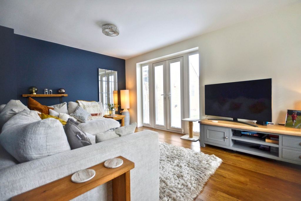 Property photo 3 of 21