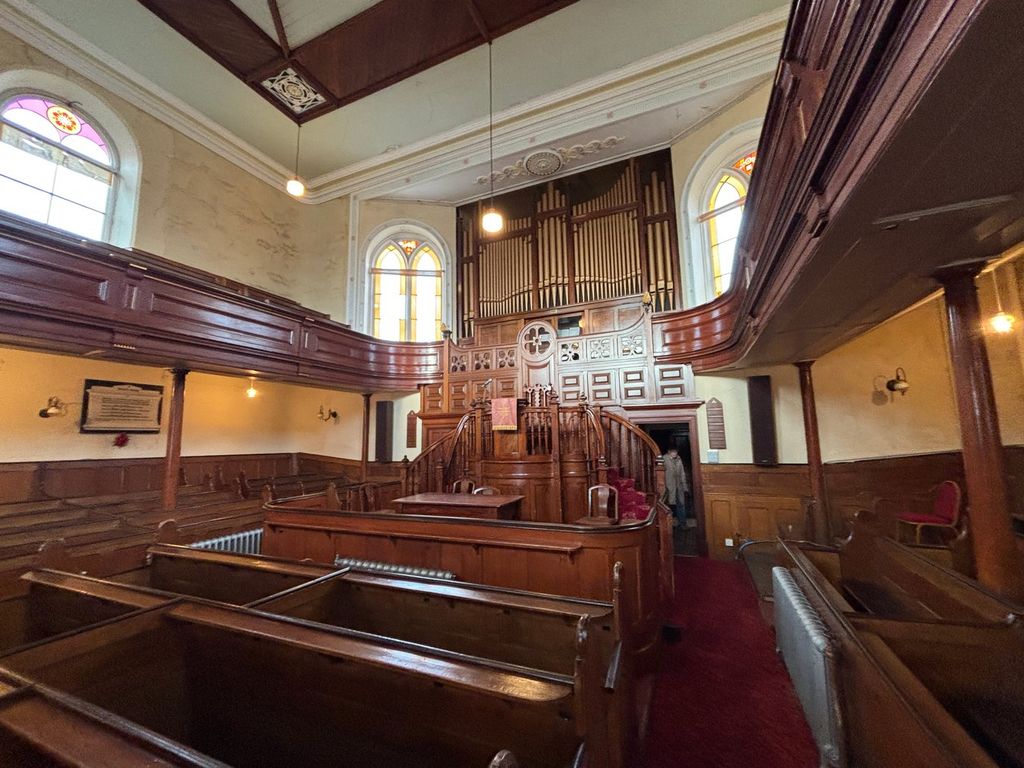 Property photo 3 of 10