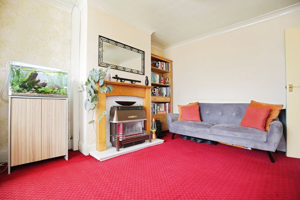 Property photo 2 of 16 Photo