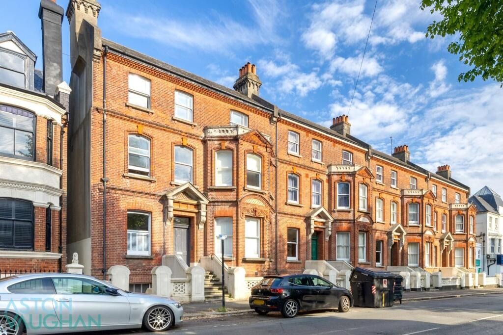 Property photo 1 of 12 4551190