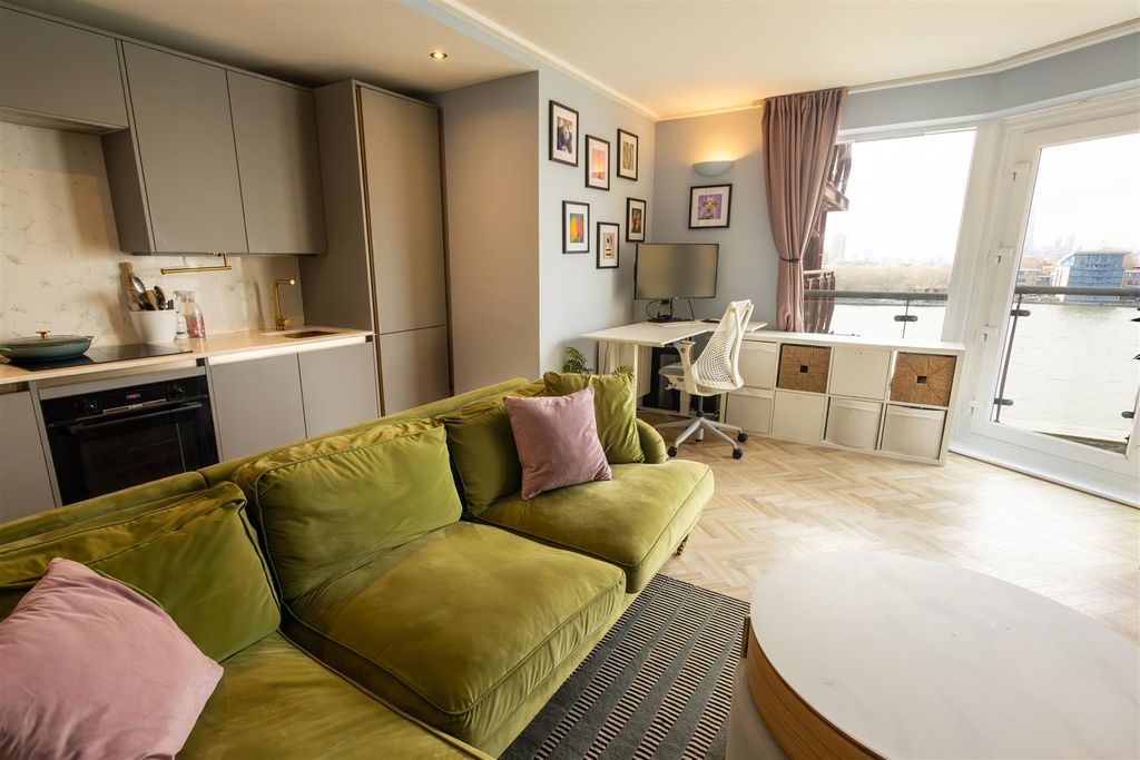 Property photo 3 of 15 50_Seacon_Tower-2.Jpg