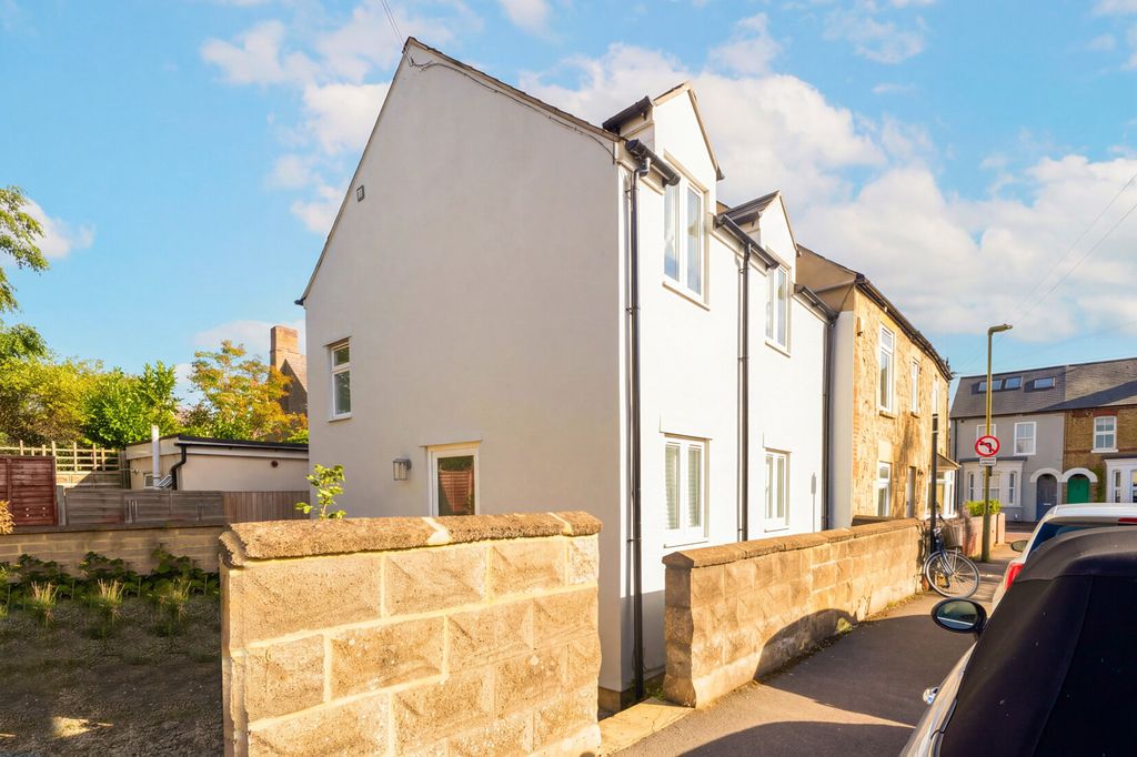 Property photo 1 of 8 External View