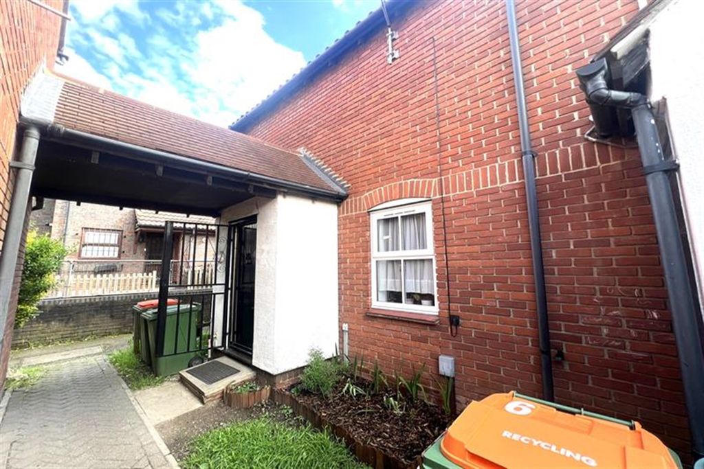 Property photo 1 of 15 (Main)