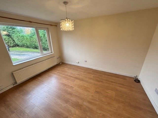 Property photo 2 of 10 Living Room