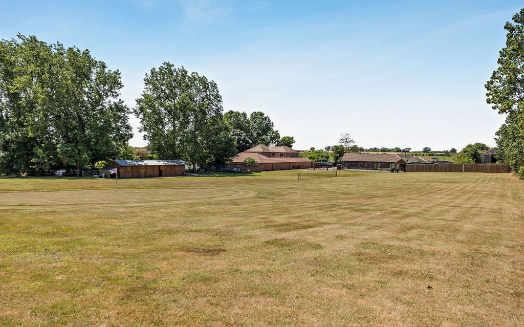 Property photo 2 of 22 Grounds