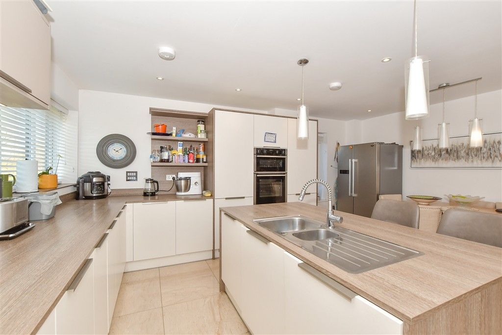 Property photo 3 of 11 Kitchen/Diner