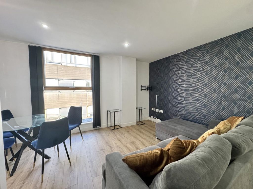 Property photo 2 of 11 2