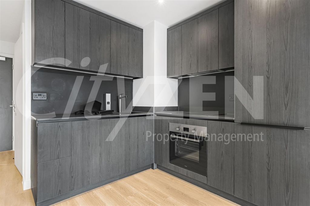 Property photo 2 of 32 Kitchen (Photo Of Similar Apartment)