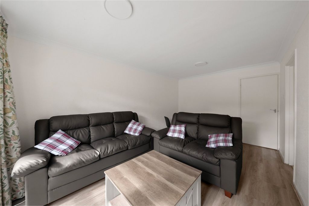 Property photo 3 of 9 Picture No. 02