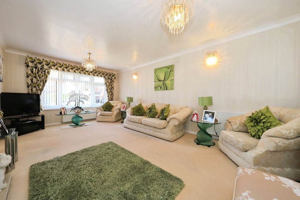 Property photo 3 of 17 Photo