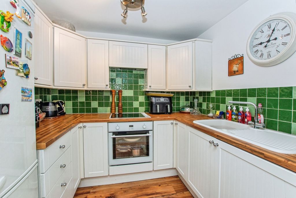 Property photo 3 of 10 Pbox-Img.Jpg