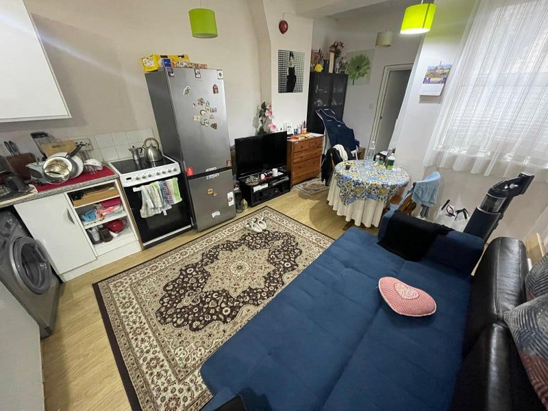 Property photo 1 of 3