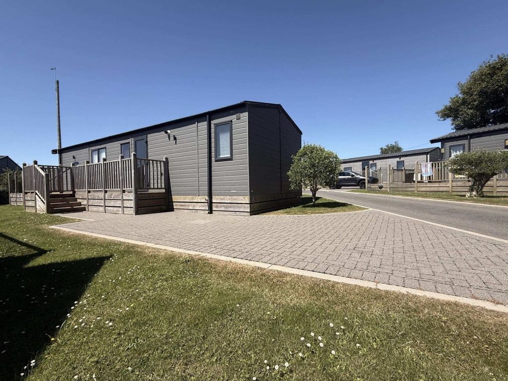 Property photo 1 of 14 29d8A243 3A4c 43d6 9E21 7d4Db8Afbc86 Scaled.Jpg