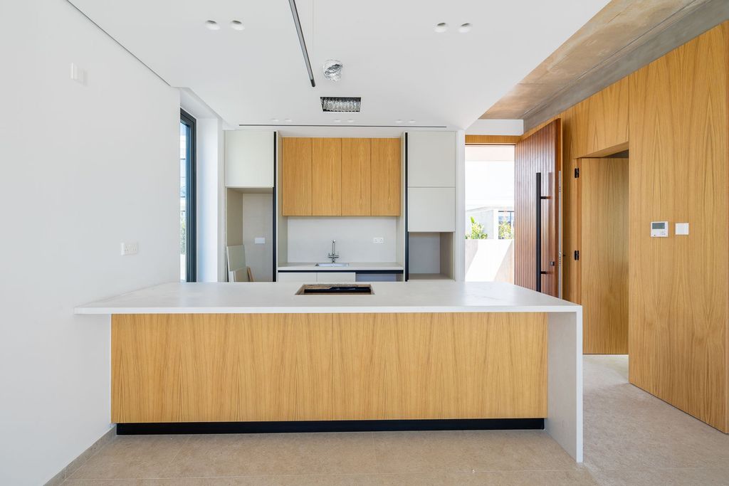 Property photo 3 of 26