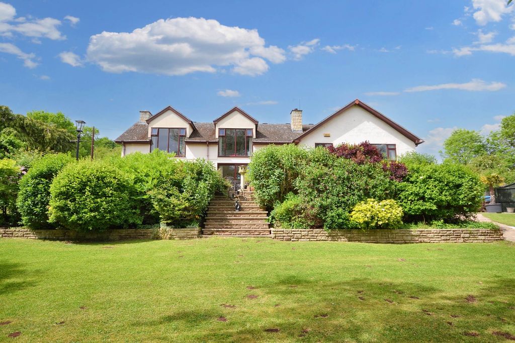 Property photo 1 of 41