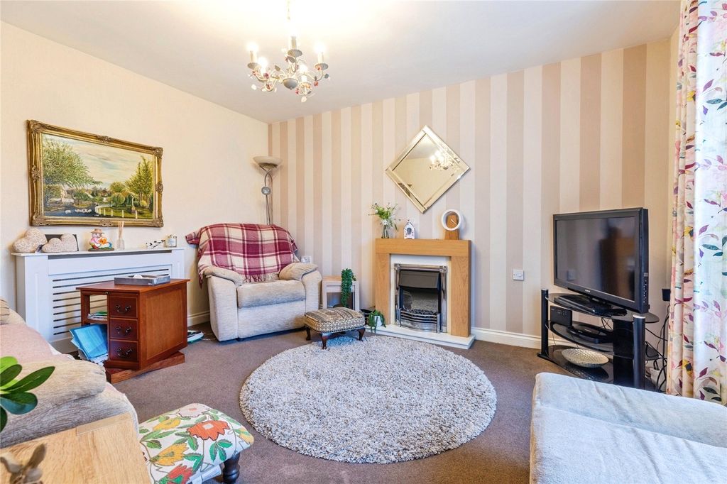 Property photo 2 of 20 Living Room