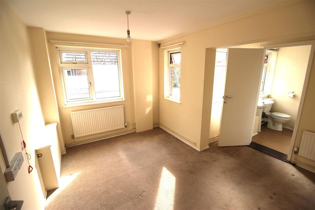 Property photo 2 of 7 Img_4829.Jpg