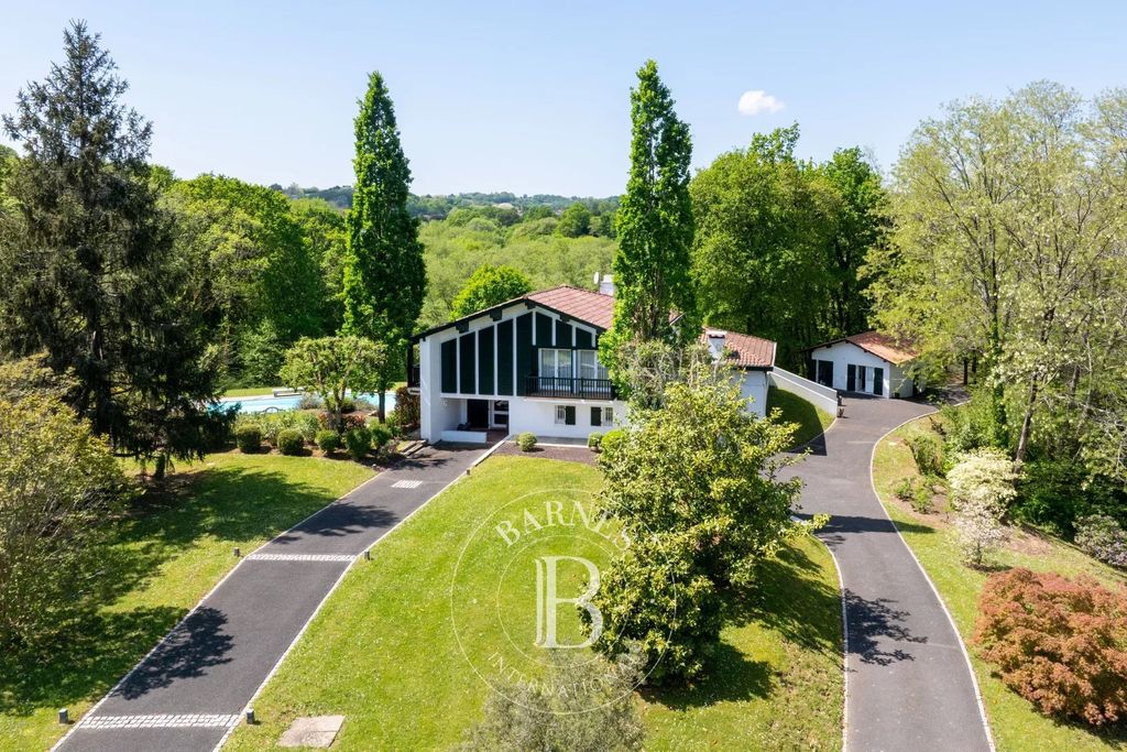 Property photo 2 of 11