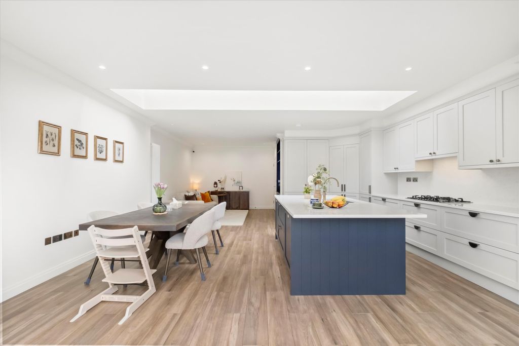 Property photo 3 of 15 Image