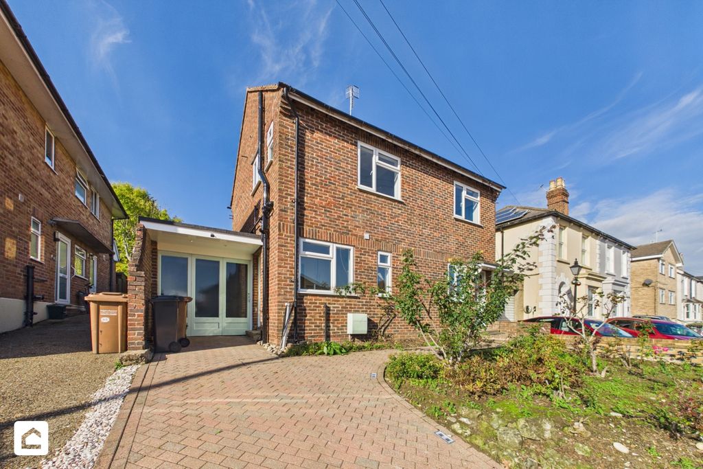 Property photo 1 of 17 Cam04257G0-Pr0223-Still021