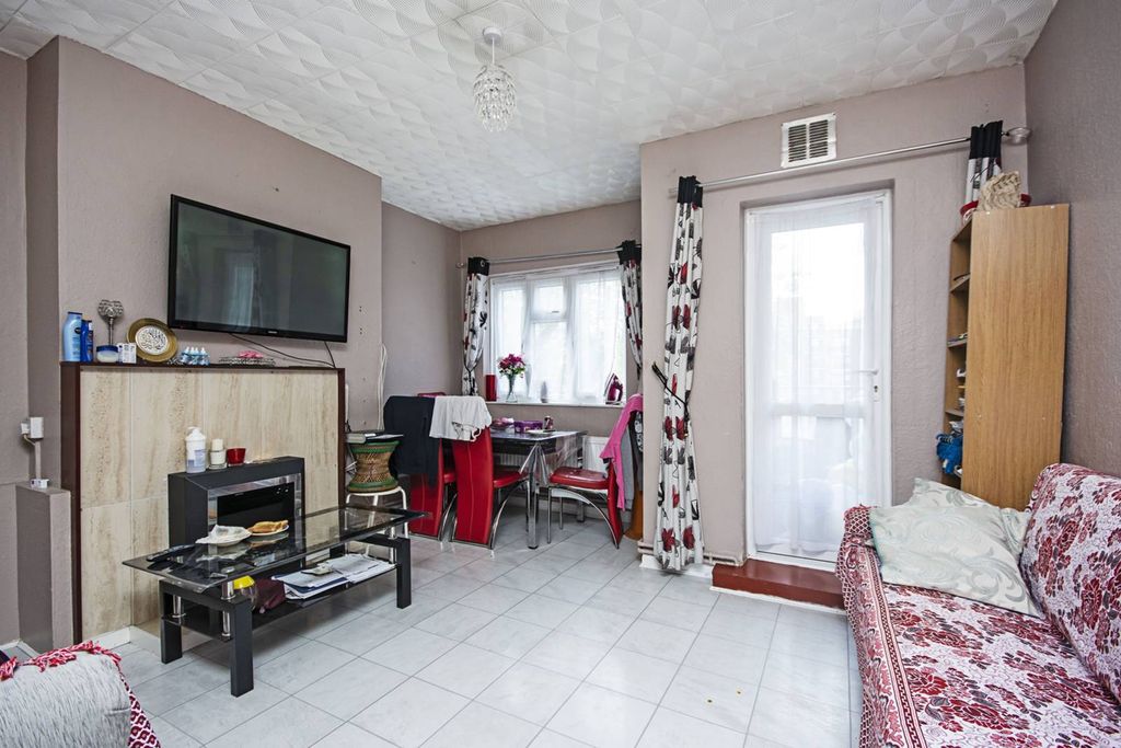 Property photo 2 of 4