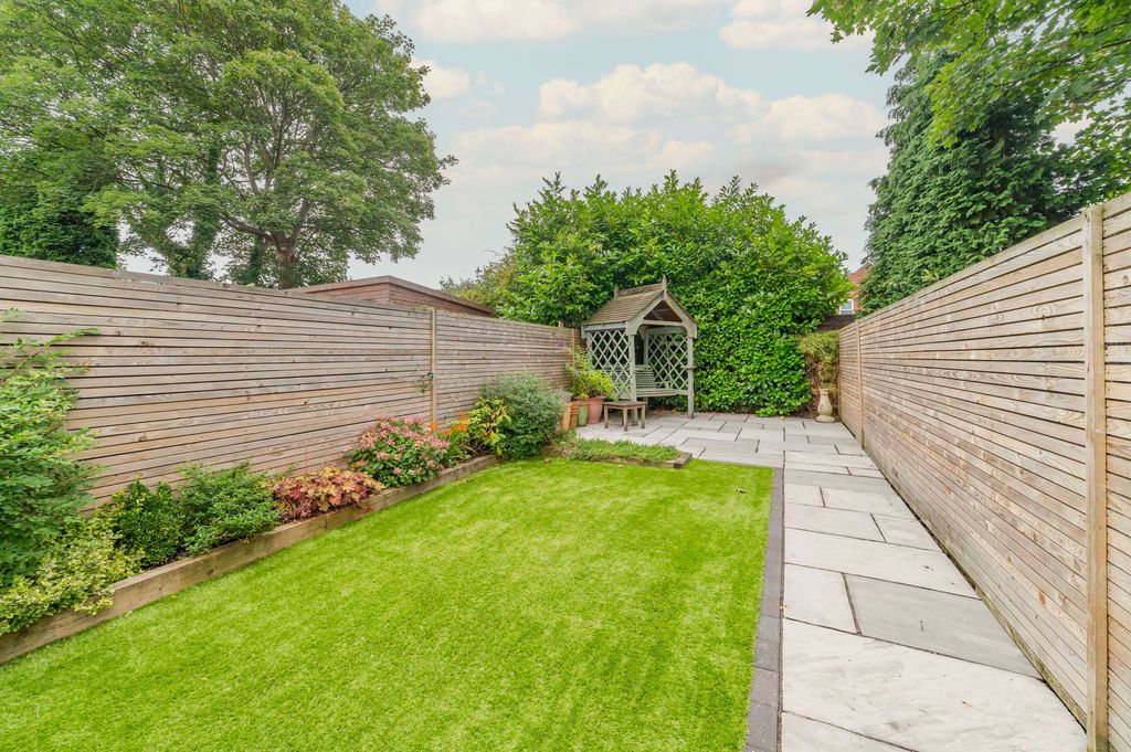 Property photo 2 of 18