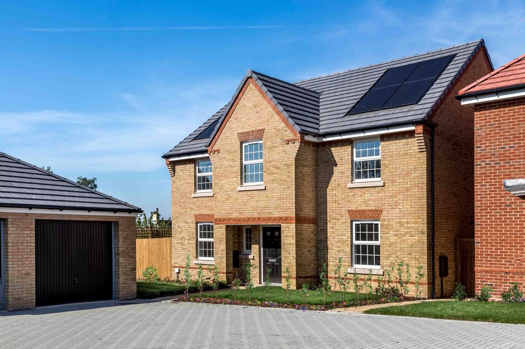 Property photo 2 of 10 Ollerton External