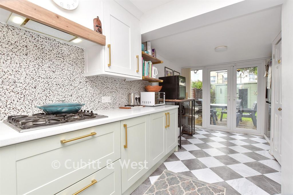 Property photo 3 of 13 Kitchen/Breakfast Room