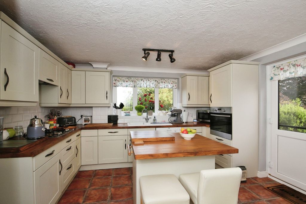 Property photo 3 of 15